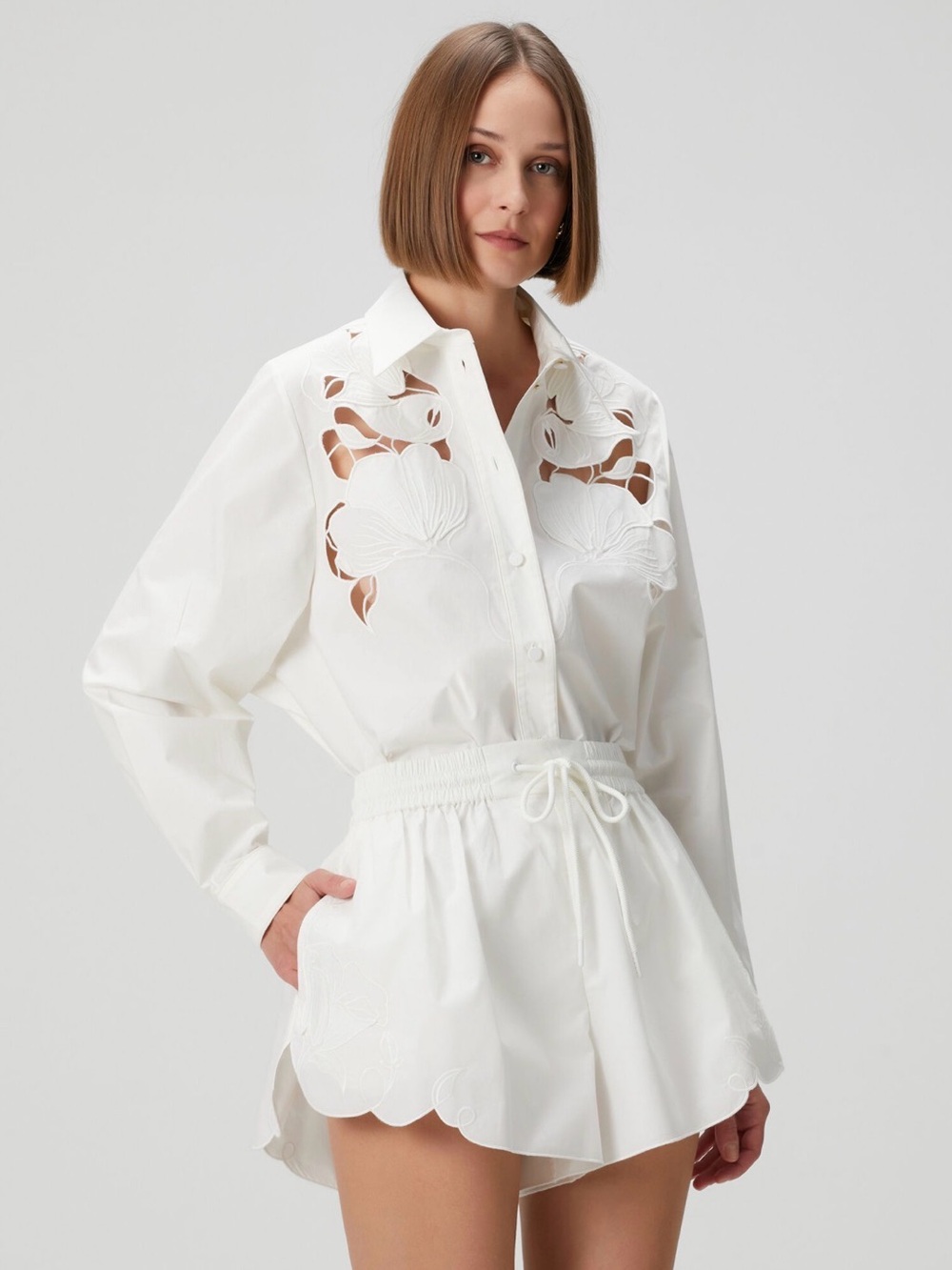 ZIMMERMANN flower-embroidered shirt + scalloped-hem short SZ 1 /US4-6 $1879